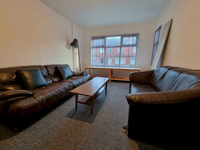 4 Bedroom Terraced House To Rent In Mayville Avenue, Hyde Park, Leeds, LS6