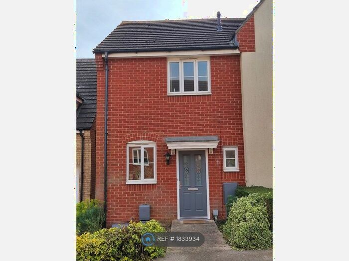 2 Bedroom Semi-Detached House To Rent In Brambling Close, Stowmarket, IP14