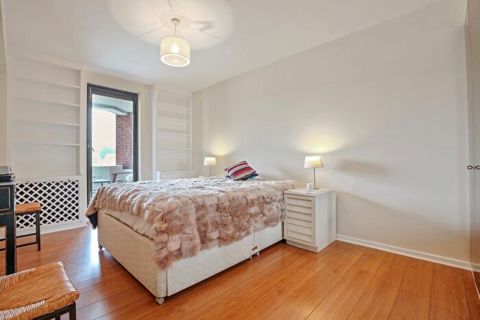 1 Bedroom Flat To Rent In Nine Elms Lane, Nine Elms, London, SW8