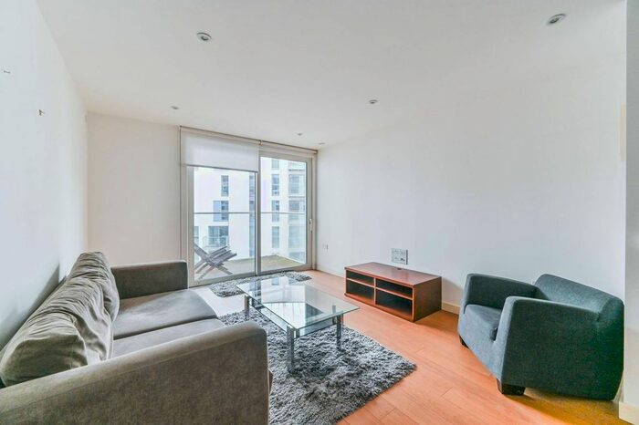 1 Bedroom Flat To Rent In Keats Apartments, East Croydon, Croydon, CR0