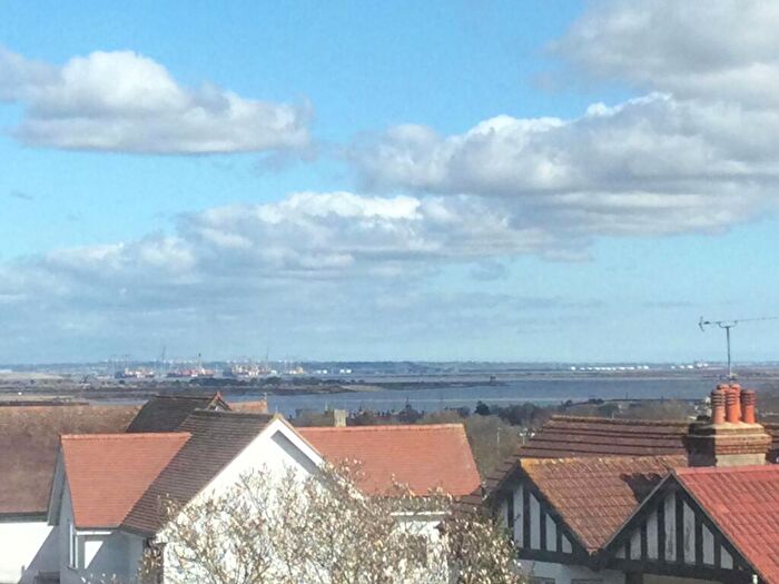 1 Bedroom Apartment For Sale In Nelson Court, Windmill Hill, DA12