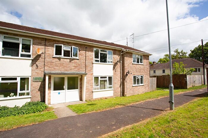 2 Bedroom Flat For Sale In Halcombe, Chard, TA20