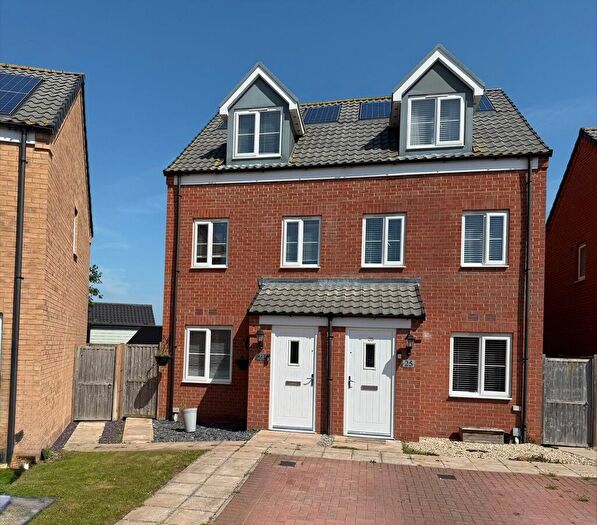 3 Bedroom Semi-Detached House For Sale In Brick Kiln Close, Martham, NR29