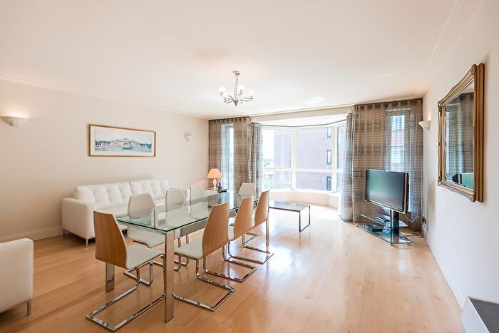 3 Bedroom Apartment To Rent In Balmoral Court, St Johns Wood, NW8