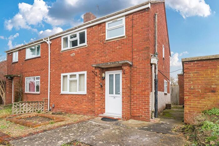 4 Bedroom Semi-Detached House To Rent In Pinnocks Way, Oxford, OX2