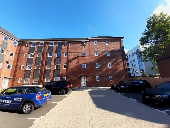 2 Bedroom House To Rent In Victoria Crescent, Shirley, Solihull, West Midlands, B90