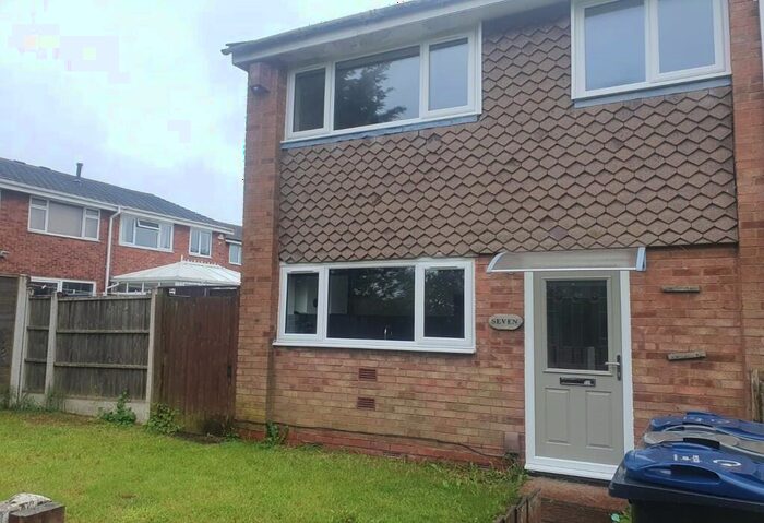 3 Bedroom Semi-Detached House To Rent In Alwynn Walk, Erdington, Birmingham, West Midlands, B23