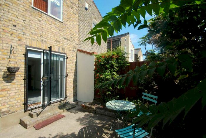 3 Bedroom House To Rent In Ropery Street, Bow, London, E3
