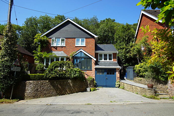 4 Bedroom Detached House For Sale In Pockford Road, Chiddingfold, GU8