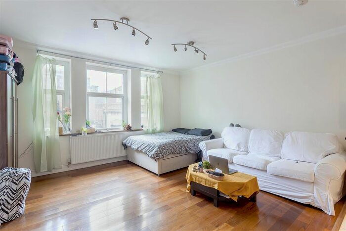 Studio For Sale In Bond Street, Ealing, W5