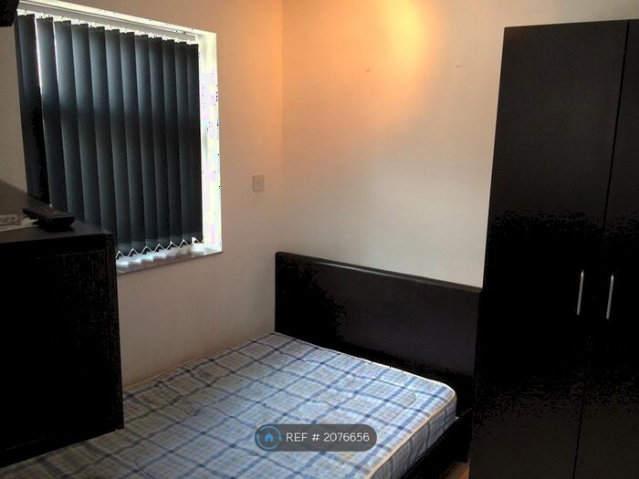 Studio To Rent In Brays Lane, Coventry, CV2