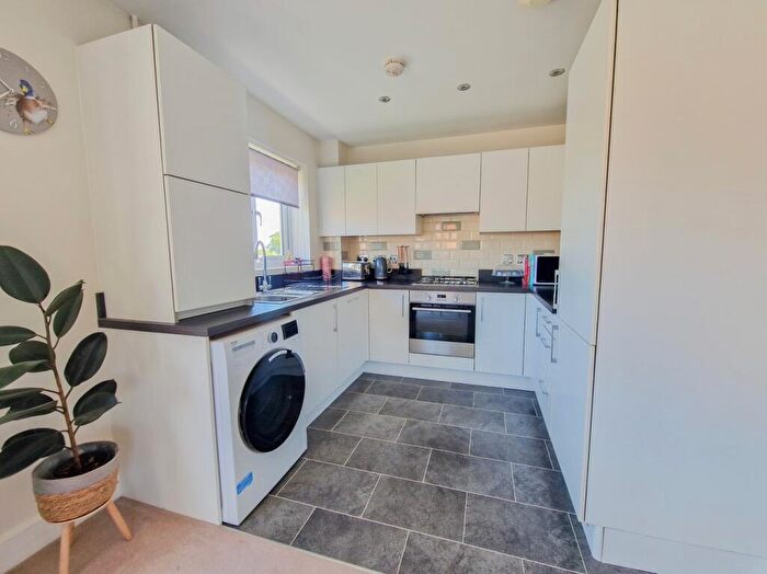 2 Bedroom Apartment For Sale In Venus Avenue, Biggleswade, SG18