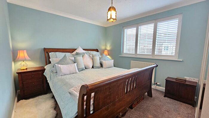2 Bedroom Detached Bungalow For Sale In Maple Grove, Heckington, NG34