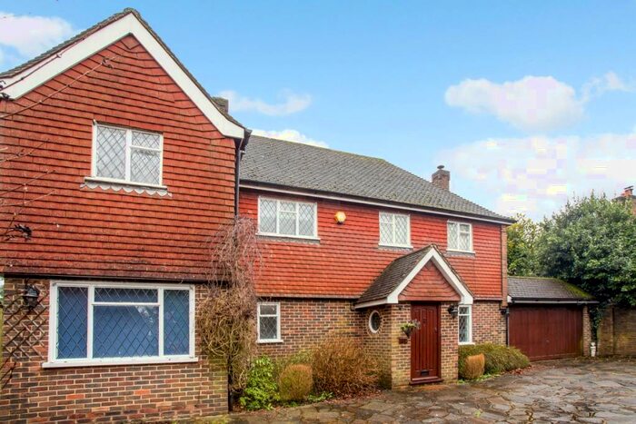 4 Bedroom Detached House To Rent In Stanstead Road Caterham, CR3