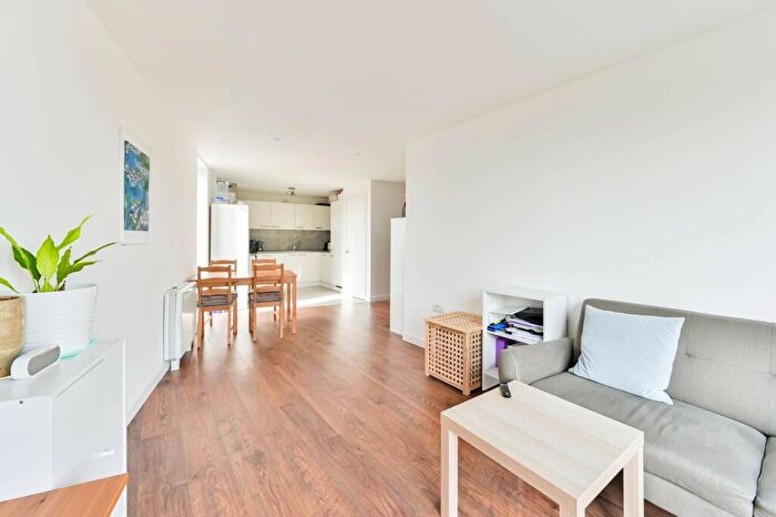 2 Bedroom Flat For Sale In Carter House, Wandsworth, London, SW11