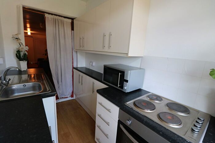1 Bedroom Studio To Rent In Philip Avenue, Romford, Essex, RM7