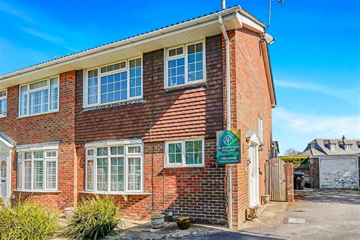 3 Bedroom House For Sale In Fincham Close, East Preston, Littlehampton, BN16