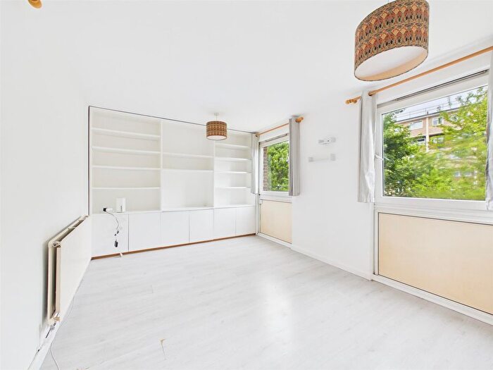 2 Bedroom Flat To Rent In Jeremy Benthan House, Pollard Street, Bethnal Green, E2