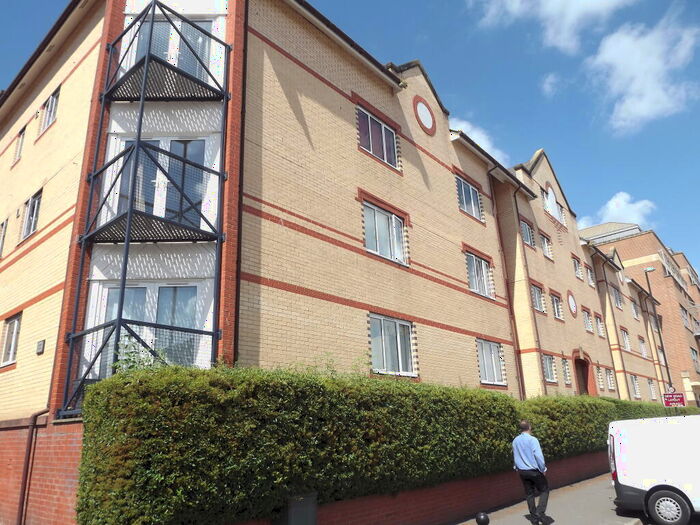 1 Bedroom Flat To Rent In Ferry Street, Redcliffe, BS1