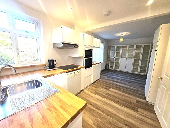 3 Bedroom Detached House To Rent In First Avenue, Carlton, Nottingham, NG4