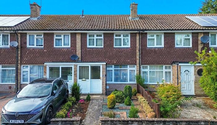 3 Bedroom Terraced House For Sale In Trelleck Road, Reading, Berkshire, RG1