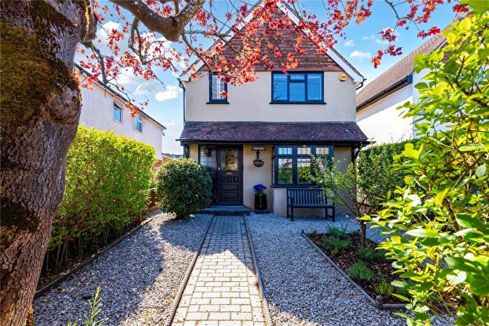 3 Bedroom Detached House For Sale In Grove Road, Hindhead, Surrey, GU26