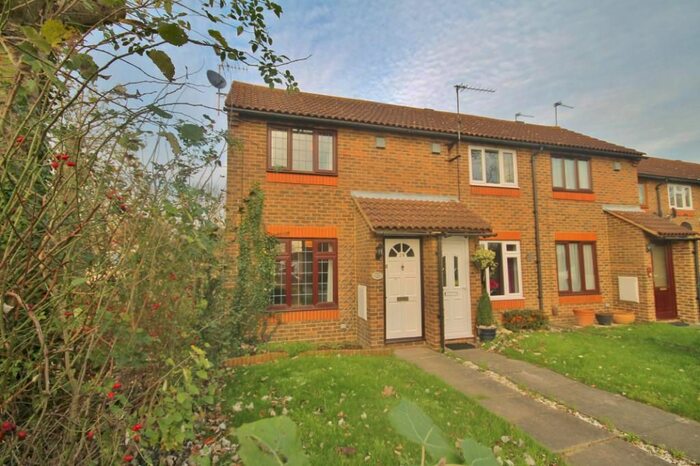 1 Bedroom End Of Terrace House To Rent In Douglas Road, Stanwell, Staines-Upon-Thames, Surrey, TW19