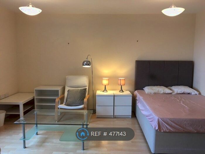 Studio To Rent In Trentham Court, London, W3