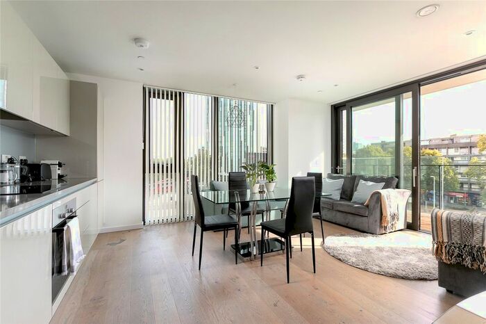 2 Bedroom Flat To Rent In St. Gabriel Walk, London, SE1