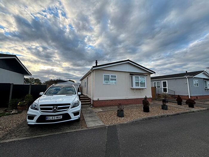 2 Bedroom Mobile/park Home For Sale In Norman Drive, Tattershall Road, Boston, PE21