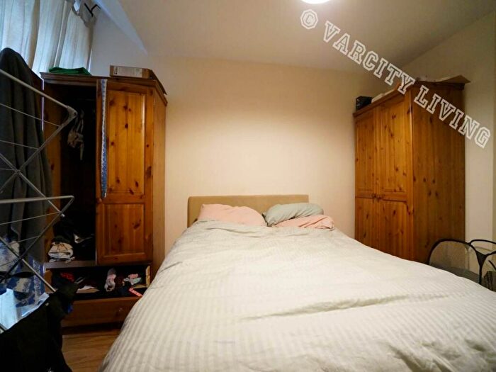 1 Bedroom Apartment To Rent In York Place, Bangor, LL57