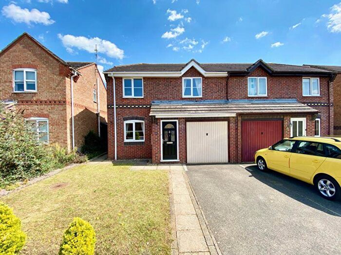 3 Bedroom Semi-Detached House To Rent In Lovely Home - Available Now, NG34