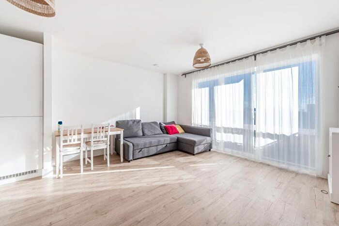 1 Bedroom Flat To Rent In Lyon Road, Harrow, HA1