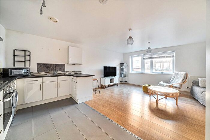 1 Bedroom Flat For Sale In Orchard Court, Bell Green, London, SE26