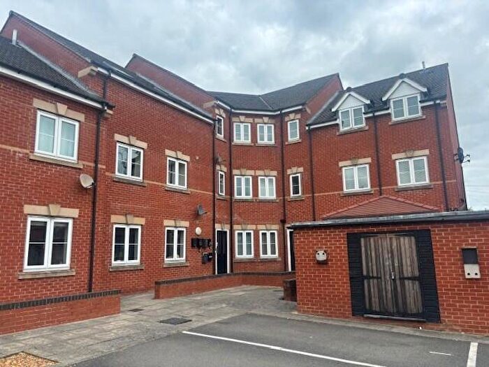 2 Bedroom Flat For Sale In Hawthorn Road, Kettering, NN15
