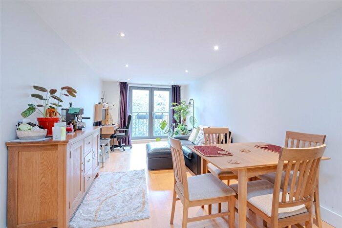 2 Bedroom Flat For Sale In Streatham Place, London, SW2