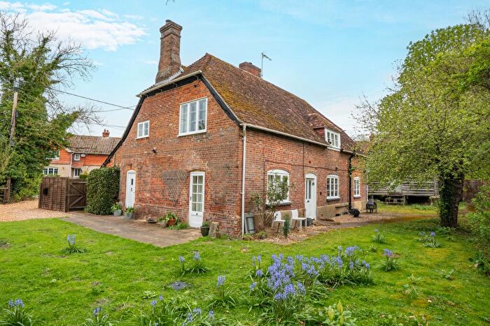 4 Bedroom Detached House For Sale In Old Farm House, Cottonworth, SP11