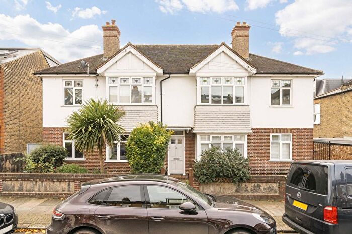 2 Bedroom Flat For Sale In Franche Court Road, Earlsfield, SW17