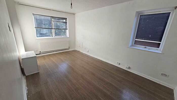 1 Bedroom Flat To Rent In Wenderholme, South Park Hill Road, CR2