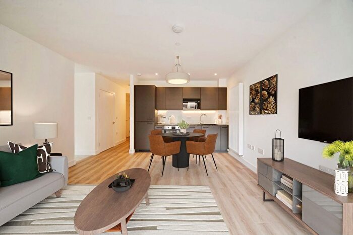 1 Bedroom Flat For Sale In Flat, Catkin Road, London, NW9