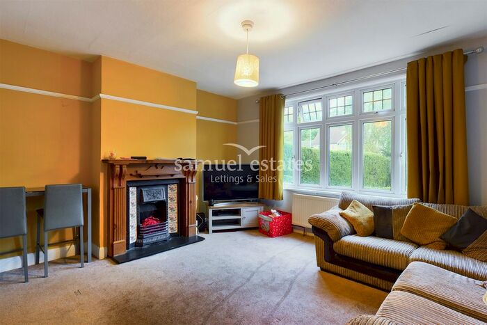 3 Bedroom Semi-Detached House To Rent In Brighton Road, Coulsdon, CR5