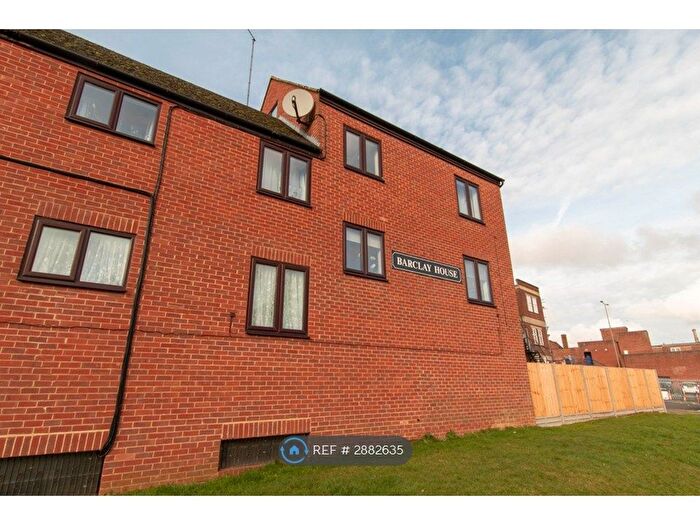 1 Bedroom Flat To Rent In Christchurch Court, Banbury, OX16