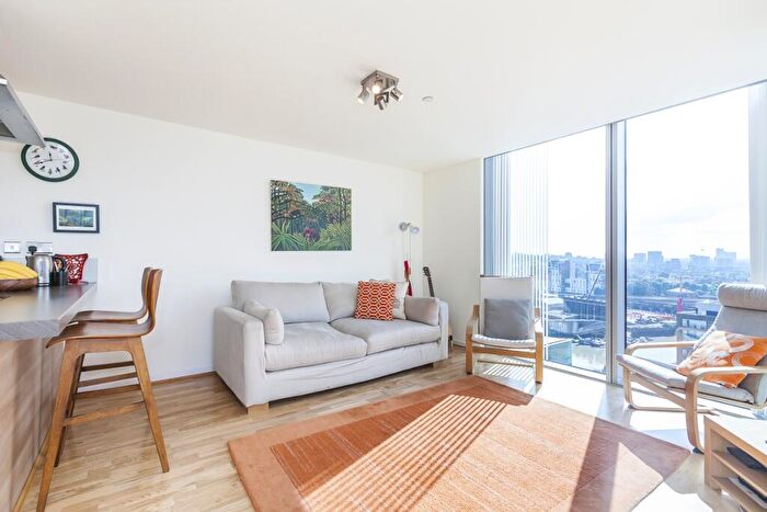 3 Bedroom Apartment To Rent In Vertex Tower, Deptford, SE8