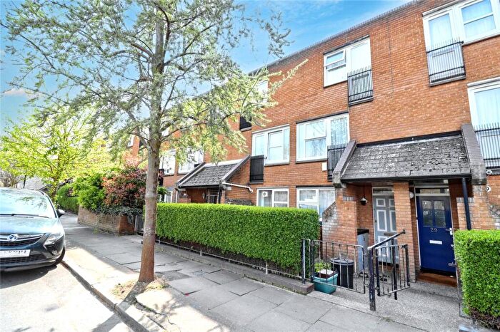 2 Bedroom Terraced House For Sale In Lough Road, Islington, London, N7