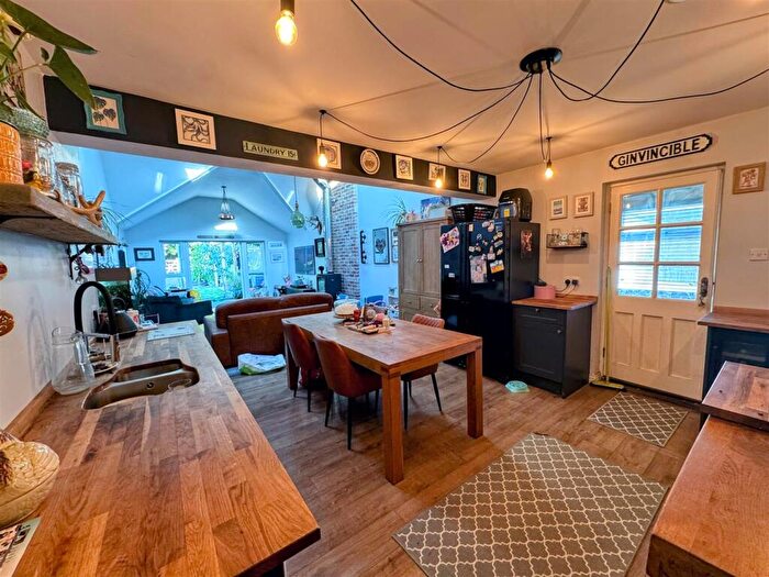 4 Bedroom Detached Bungalow For Sale In Pine View Close, Woodfalls, SP5