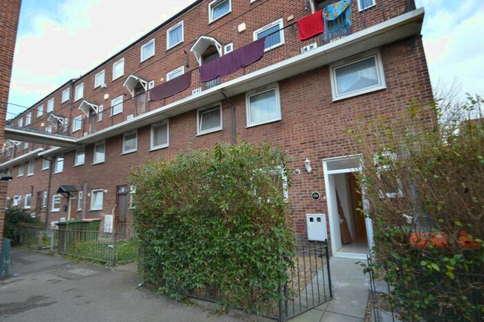 3 Bedroom Flat To Rent In Morse Close, Plaistow, E13