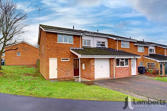 3 Bedroom End Of Terrace House For Sale In Archer Close, Studley, B80
