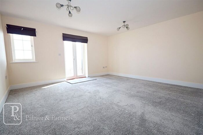 2 Bedroom Flat For Sale In Nelson Road, Clacton-On-Sea, Essex, CO15