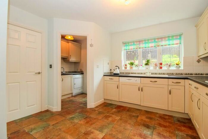 4 Bedroom Detached House For Sale In Watering Meadow, Morley, Leeds, LS27