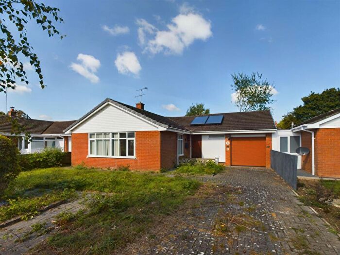 3 Bedroom Detached Bungalow For Sale In Dove House Close, Winslow, Buckinghamshire, MK18